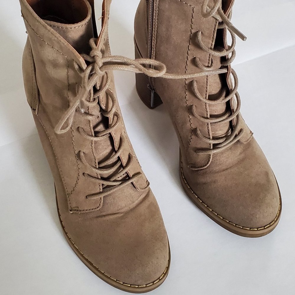 Indigo Rd Fabre Lace Up Low Shaft Boot Size 6 Medium